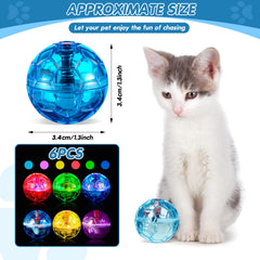 Sratte balle-chat lumineuse bleu clair, idéale pour jeux nocturnes sécurisés.