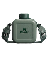 STANLEY Next x Nature Canteen 25 oz, bouteille légère idéale pour les balades.