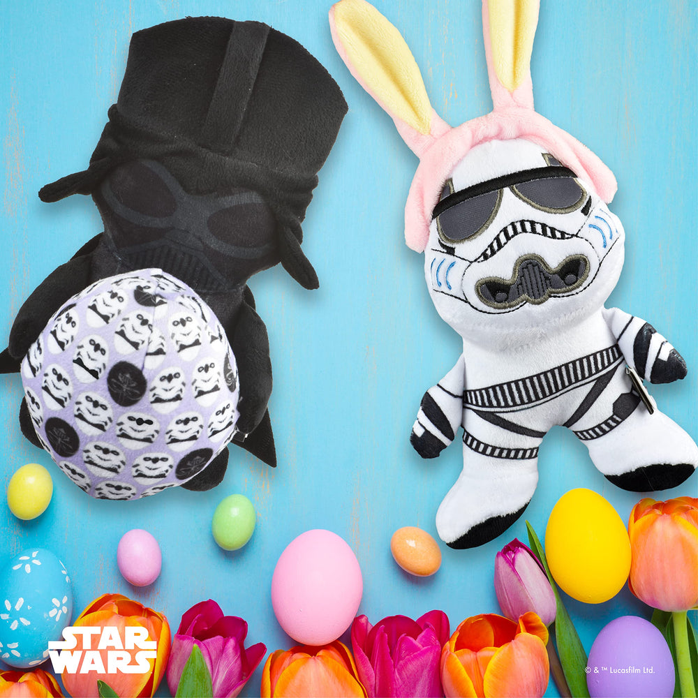 Darth Vader peluche STAR WARS tenant un œuf de Pâques, jouet ludique