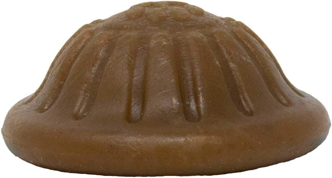 Chien en train de mâcher friandise dentaire Starmark poulet petit design stimulant.