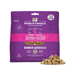 Morceaux lyophilisés Stella & Chewy's au saumon et poulet pour chat.