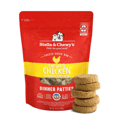 Stella & Chewy's pâtés lyophilisés au poulet sur plat pour chiens difficiles.