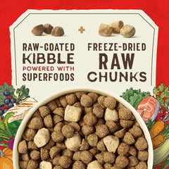 Croquettes Stella et Chewys SuperBlends, texture robuste et nutrition équilibrée.