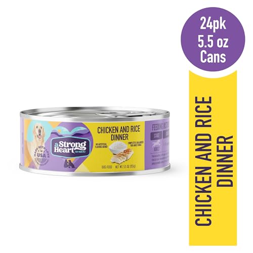 Nourriture humide Strongheart poulet et riz dans un bol pour chien.