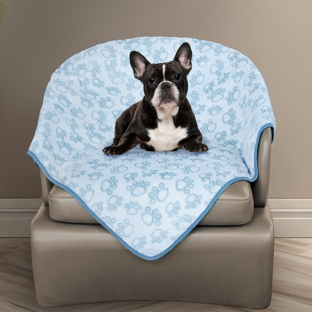 Couverture Stuffed bleu avec impression pattes, douceur réconfortante pour chiens et chats