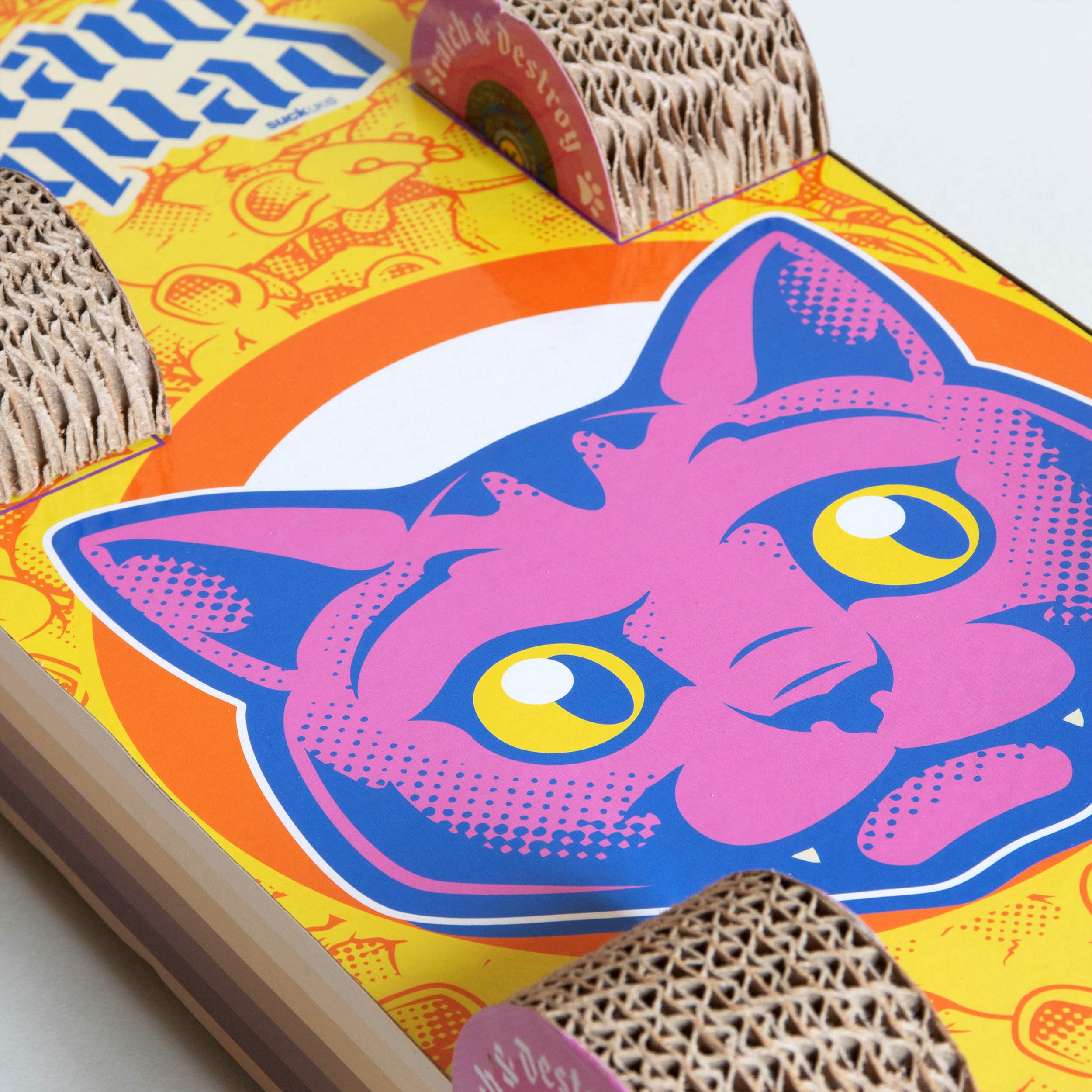 Cadeau-chat original Suck UK, jouet grattage unique.