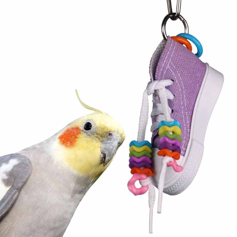 Beaker Sneaker de Super Bird Creations, bandes colorées pour réveiller la curiosité.