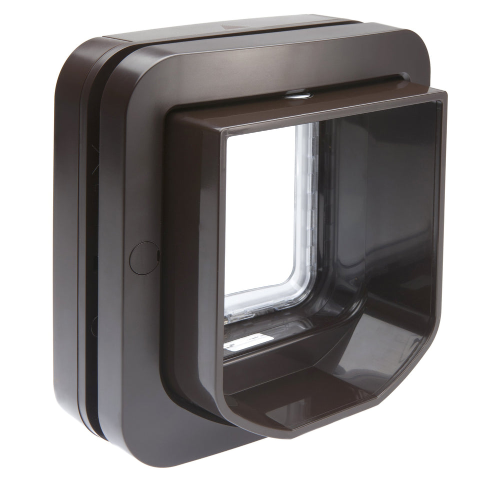 SureFlap Piles AA — autonomie jusqu'à douze mois selon l'usage.