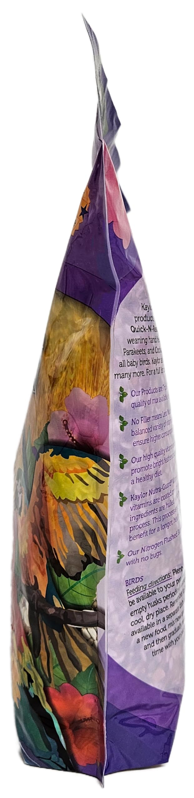 Oiseau Ara Macao dans son habitat avec Sweet Harvest.