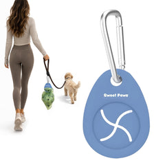 Sweet Paws porte-sac crottes azure: solution mains-libres pour promenades propres.