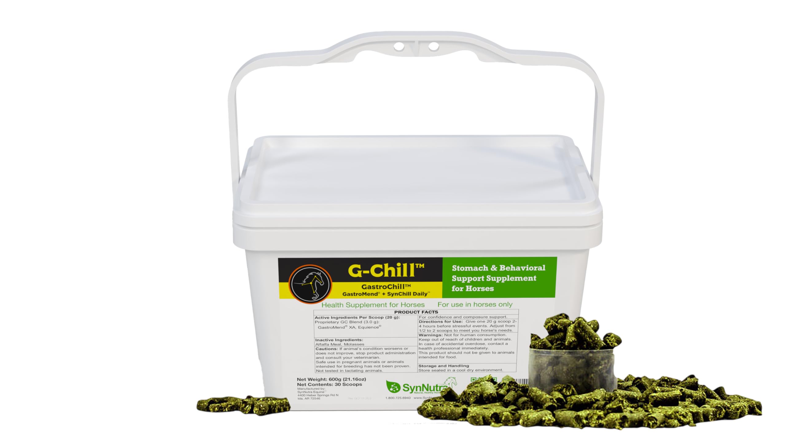 G-Chill de SynNutra Equine — bouteille en train d'être versée pour le dosage.