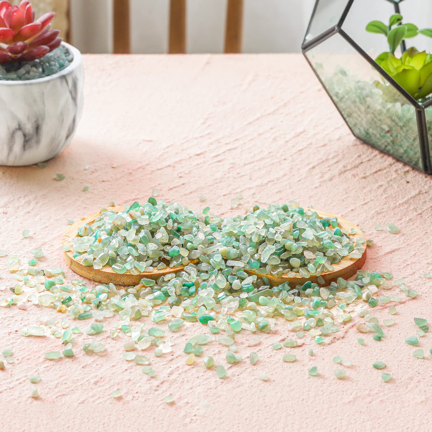 Cailloux vert-aventurine T4U, texture lumineuse pour terrariums et plantes décoratives.