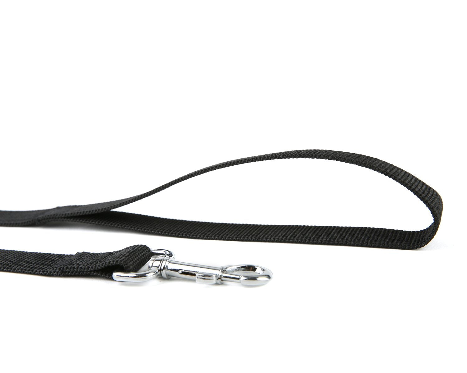 Laisse TAIDA en nylon robuste, longueur quatre pieds et largeur cinq-huitièmes pouce, attache rapide.