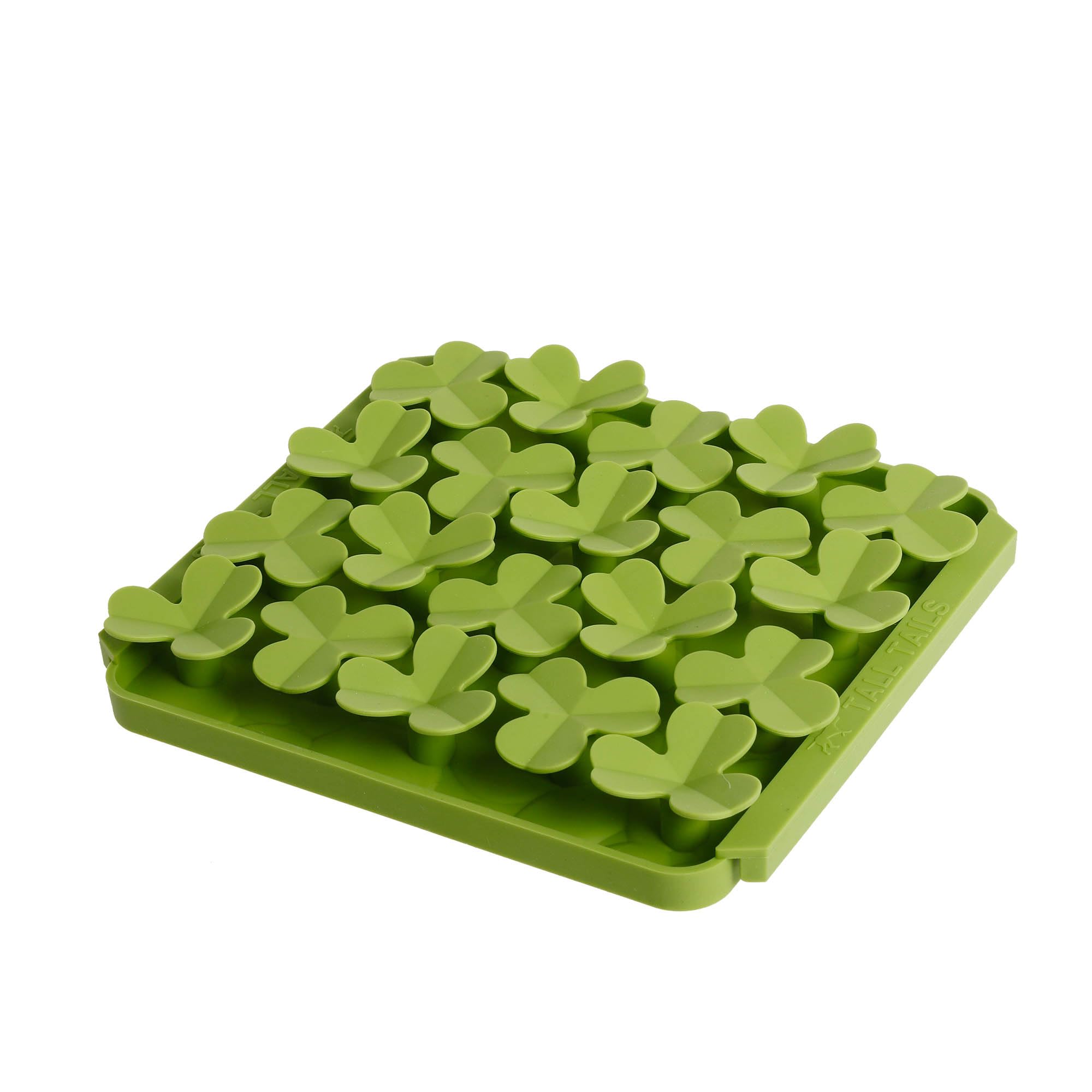 Tall Tails Clover Foraging Mat en silicone, surface de jeu lente pour chien.