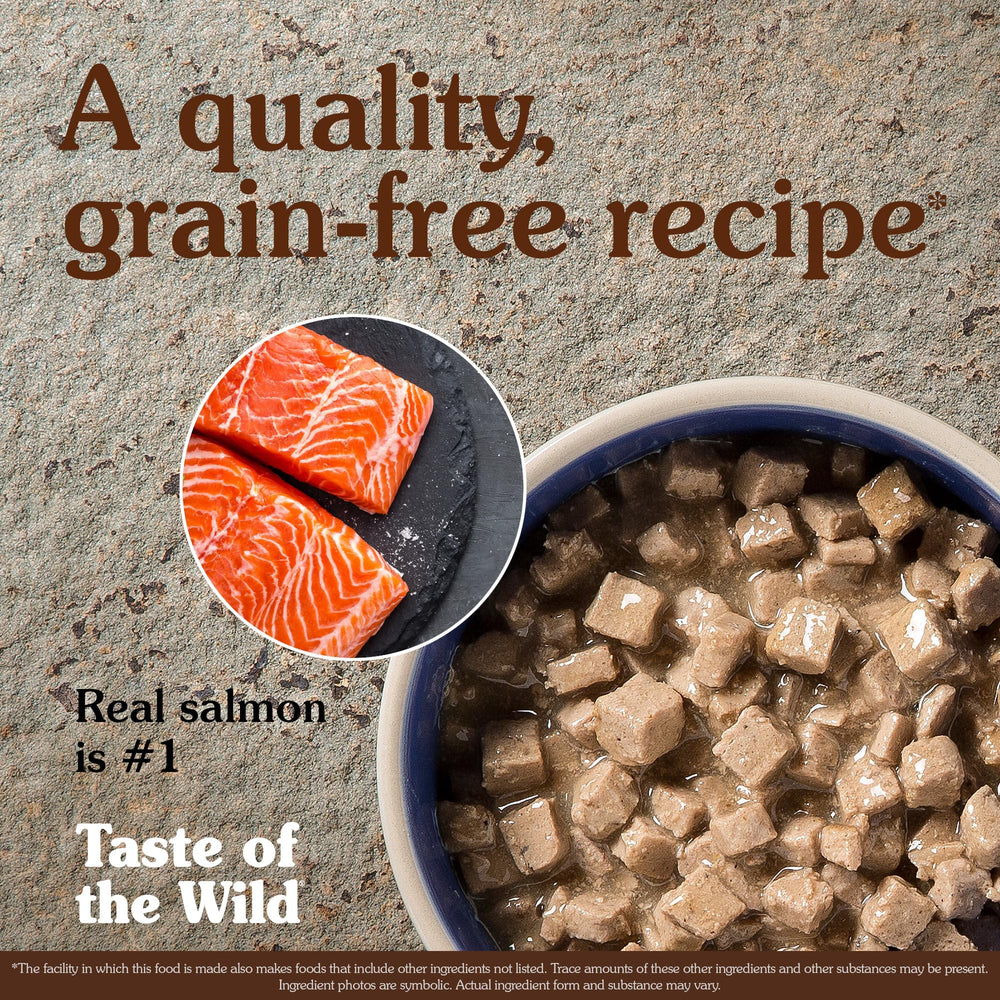 Chat savourant Taste of the Wild Rocky Mountain dans un bol, repas humide agréable.