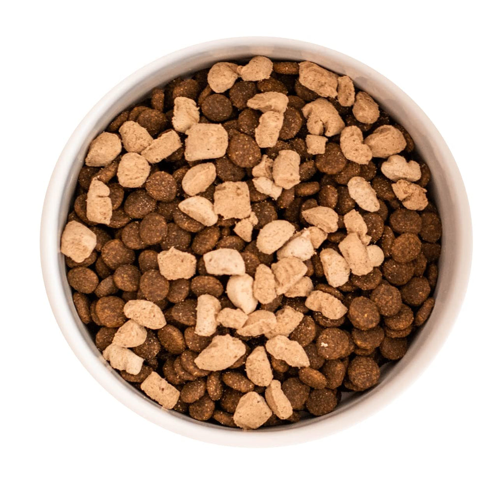 Tender & True Recette du Marché Fermier – chien heureux mange.