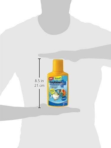 Ajout dans l’aquarium avec Tetra EasyBalance Plus pour améliorer la qualité de l’eau