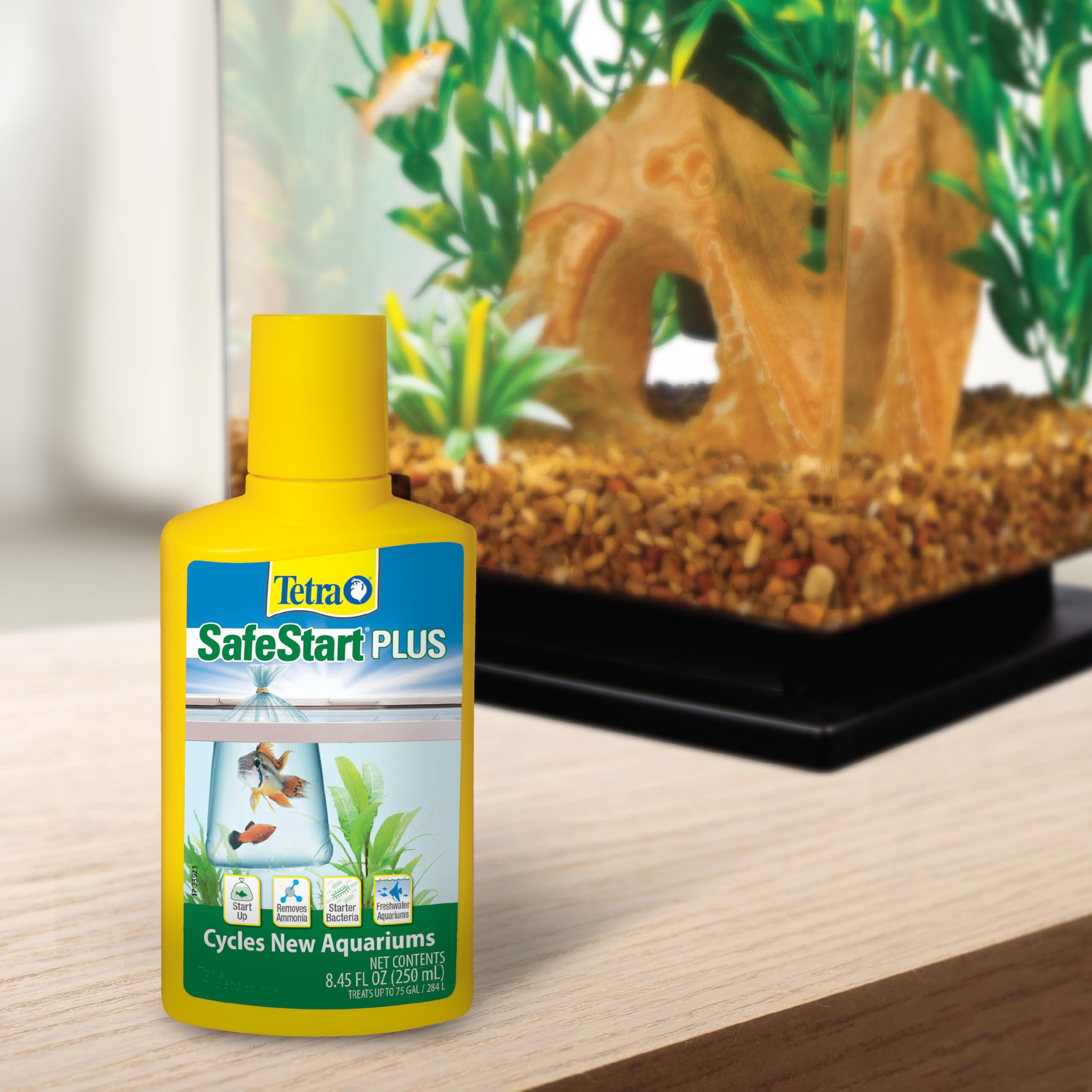 Changement d'eau facilité avec Tetra SafeStart Plus pour préparer le bac.