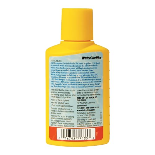 Tetra WaterClarifier – gros plan sur la bouteille, dosage facile et précis.
