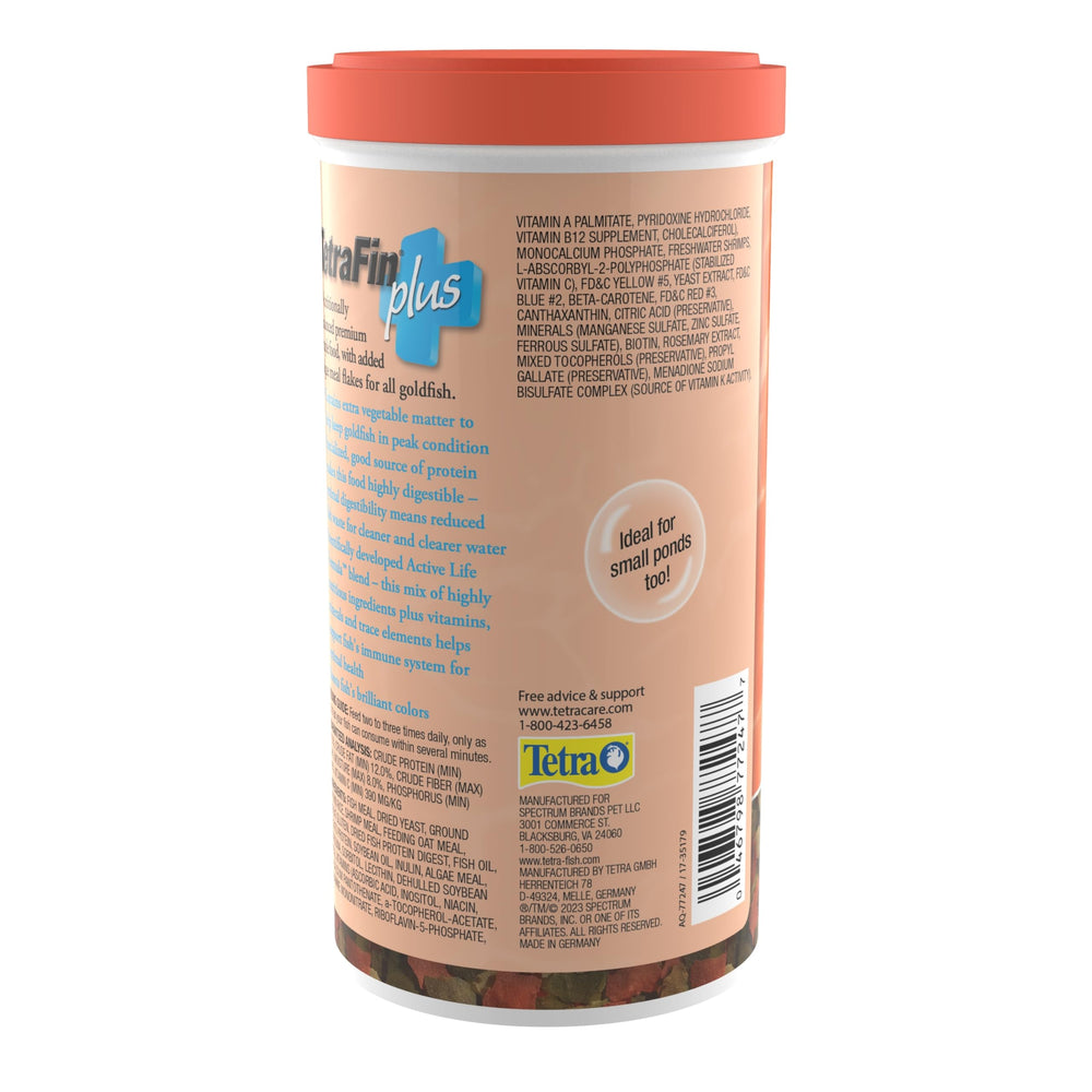 TetraFin Plus – poisson rouge dans un aquarium clair, usage quotidien pratique.