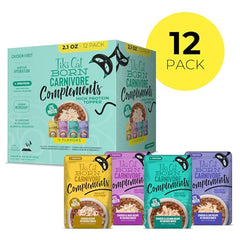 Gros plan sur poulet effilé du Tiki Cat Born Carnivore Complements, montrant la protéine réelle.
