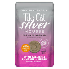 Tiki Cat Silver Mousse au saumon, texture lisse pour chats âgés.