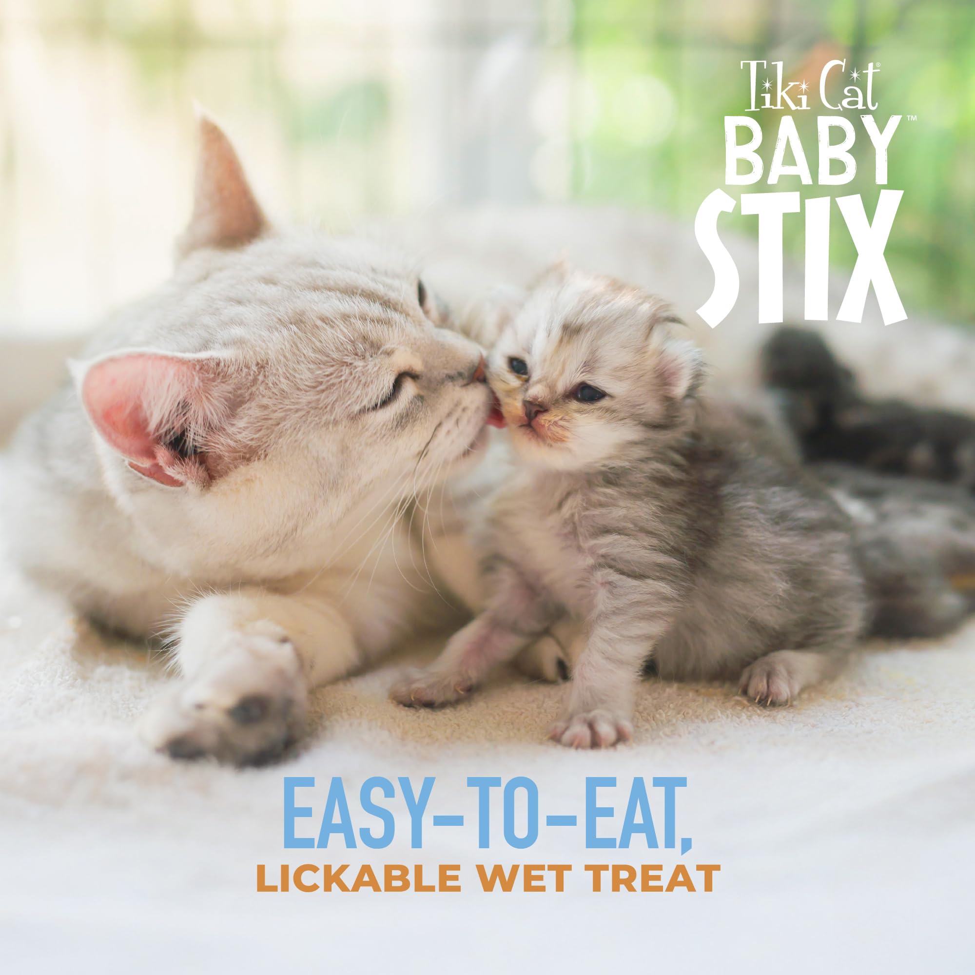 Service à la main avec Tiki Cat Baby Stix pour renforcer les liens avec le chaton.