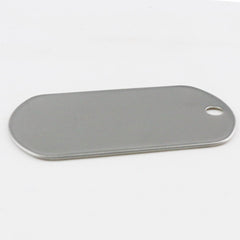 Plaque d'identification chien inox par Tinsow, format moyen pratique.