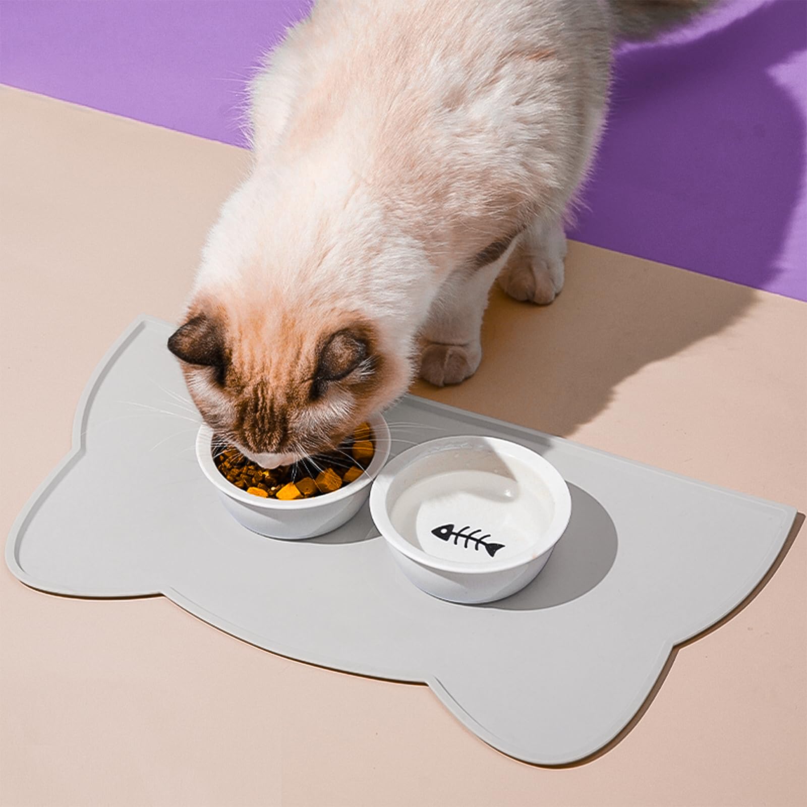 TOKAYIFE bol chat silicone anti-dérapant, bol reste en place pendant l'alimentation.