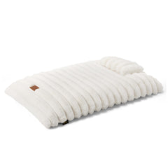 Town & Country Luxe CuddleTown met en valeur la douceur de la fausse fourrure pour un confort enveloppant.