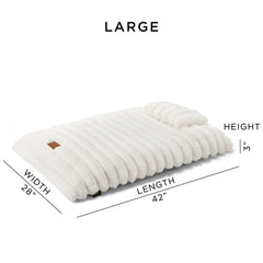 Town & Country Luxe CuddleTown présente l’oreiller intégré mini pour le soutien du cou.
