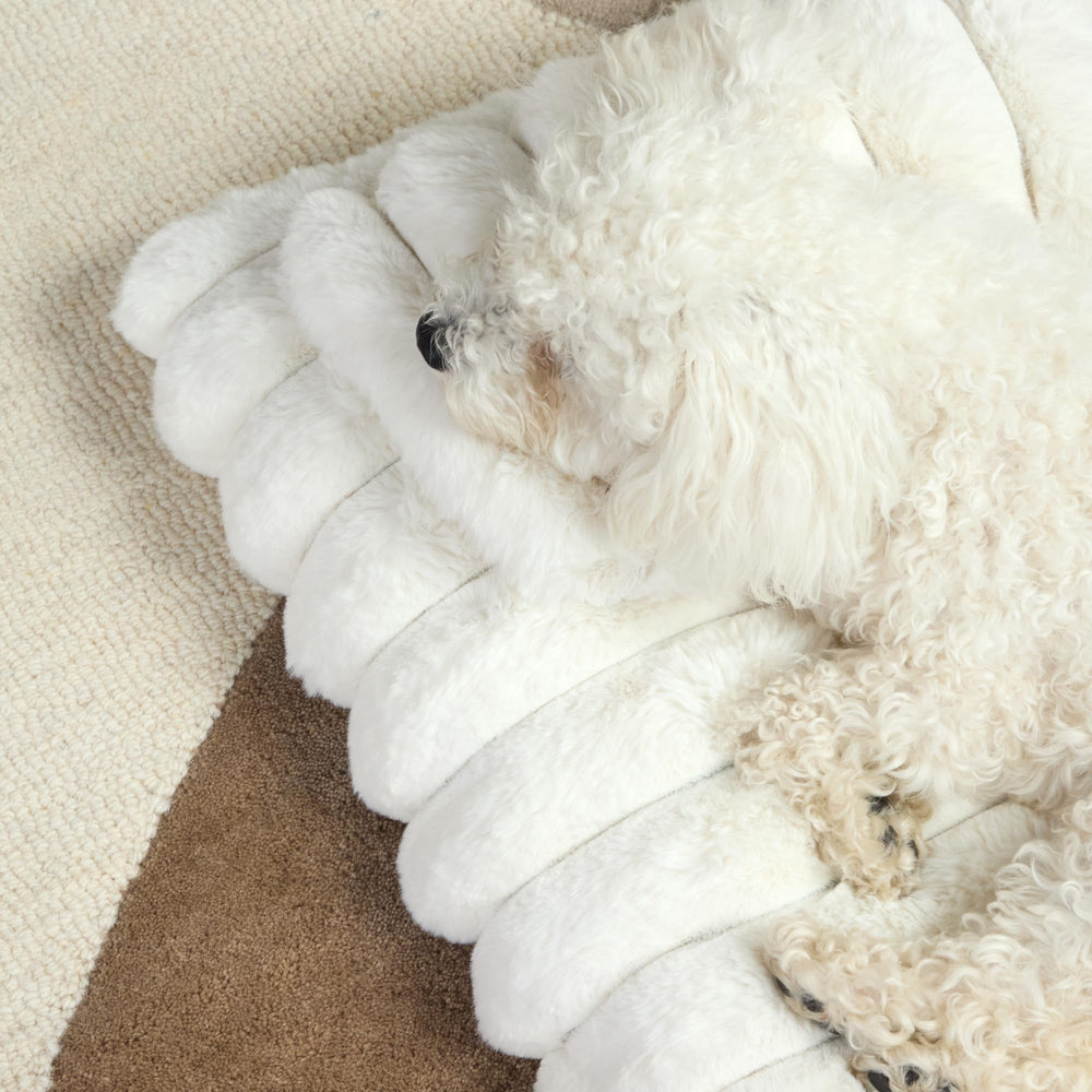 Town & Country Luxe CuddleTown met en avant la protection eau-repellante pour durabilité.