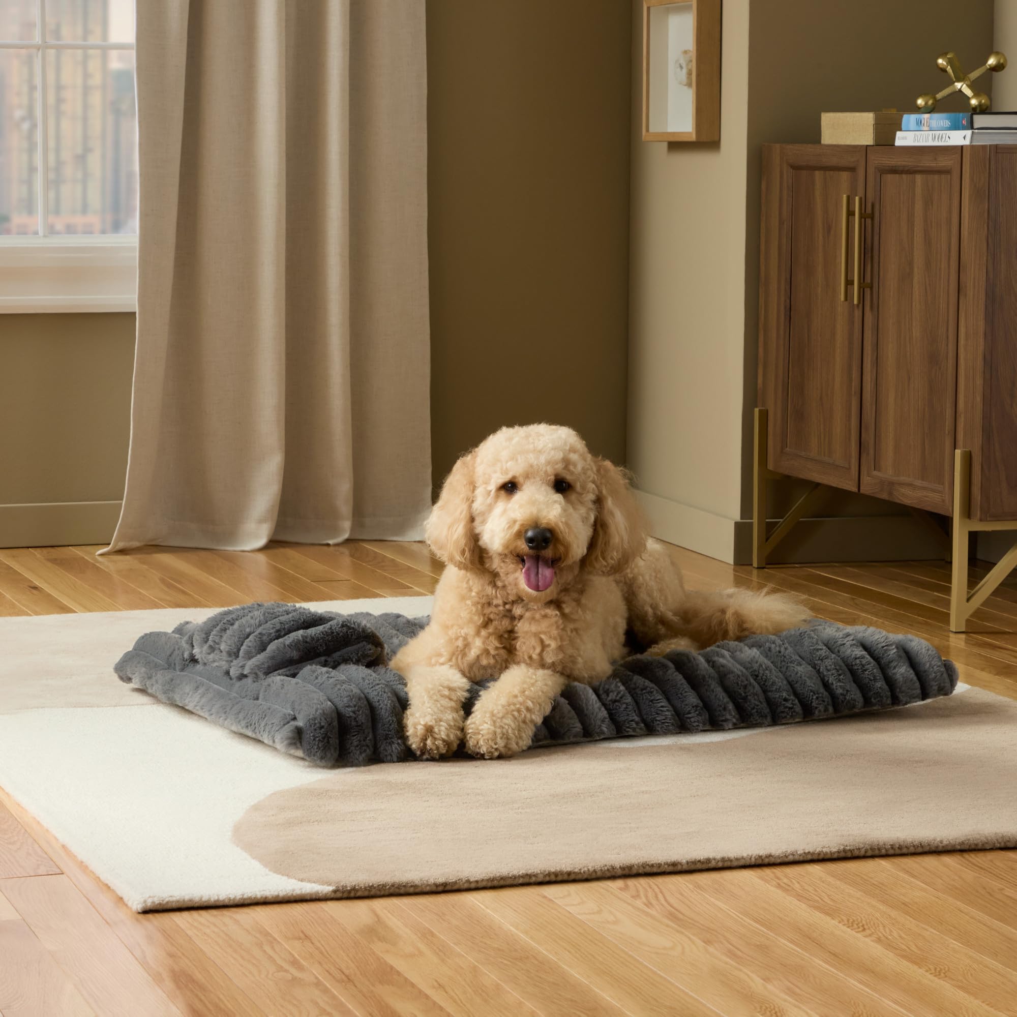 Town & Country Luxe CuddleTown affiche texture cotelee-bulle pour un toucher réconfortant.