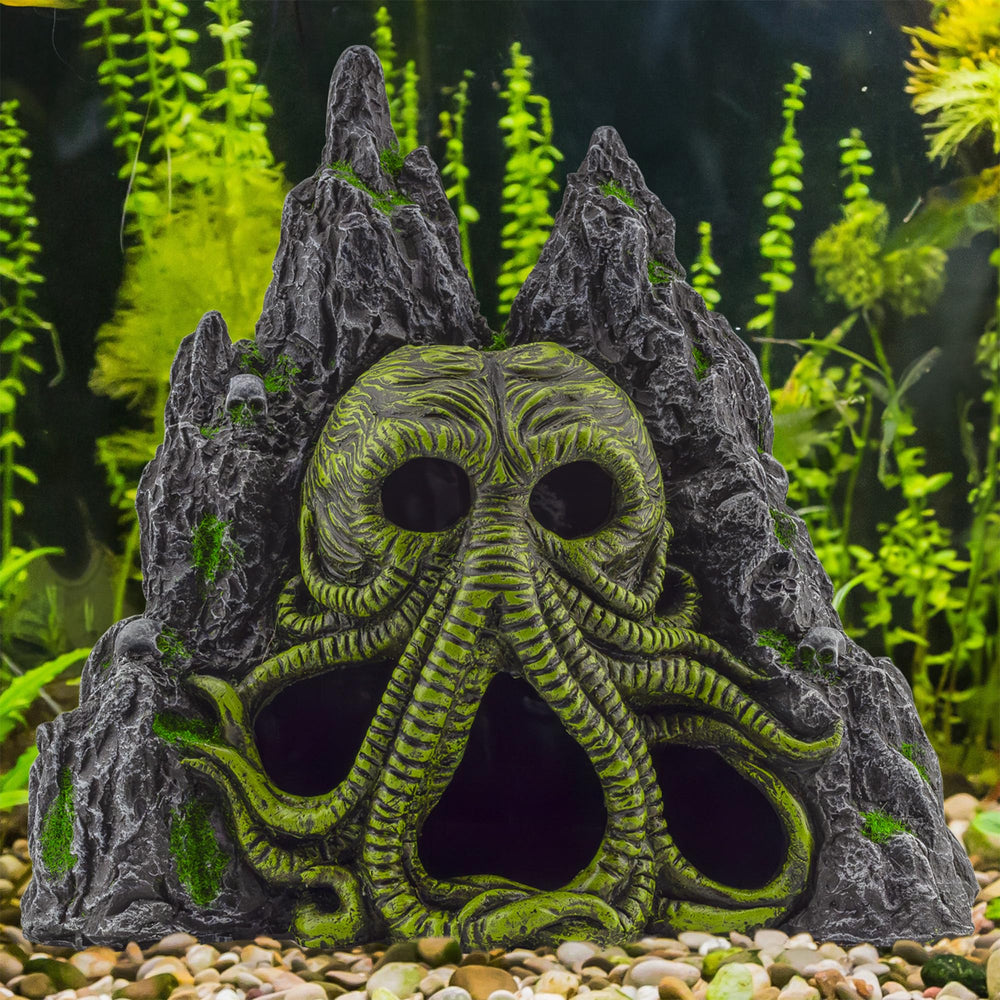 Toy Vault Cthulhu statue avec tentacules et yeux profonds, décor captivant.