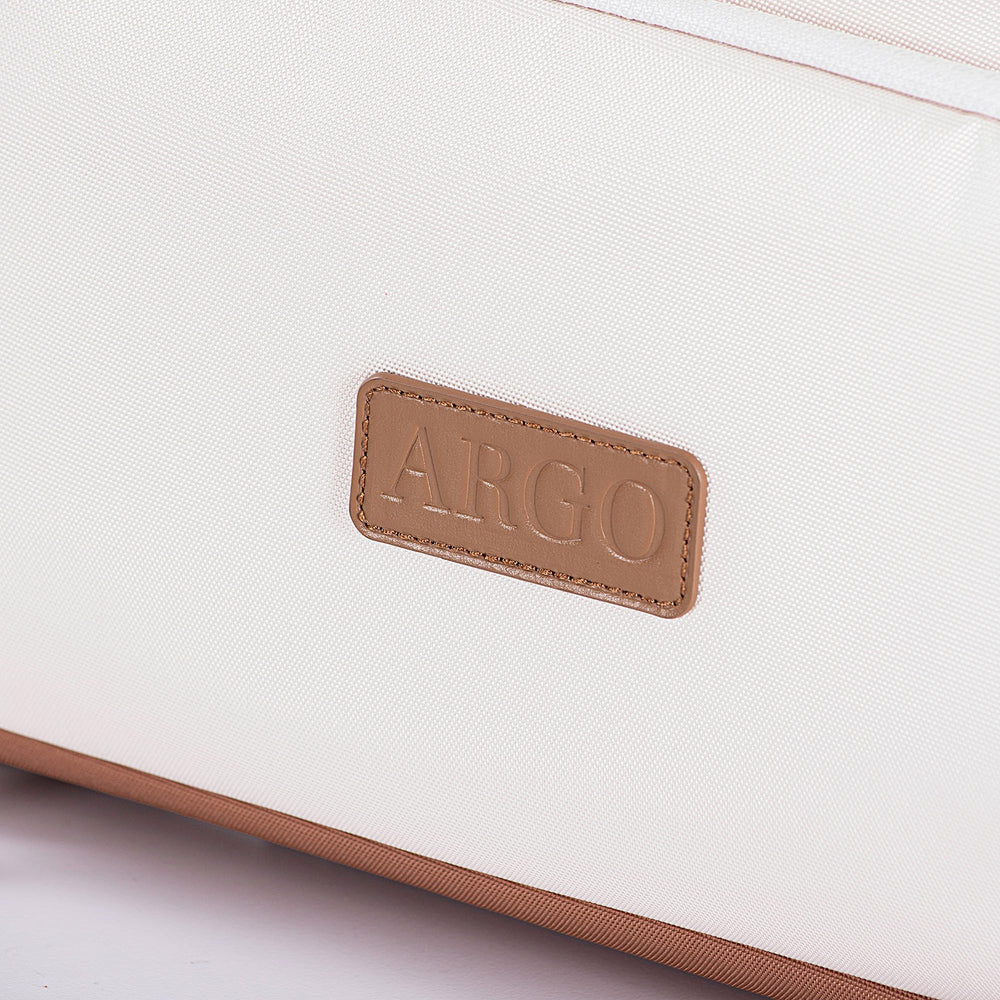 Traveler's Choice Argo fermetures YKK pour accès fiable et durable.