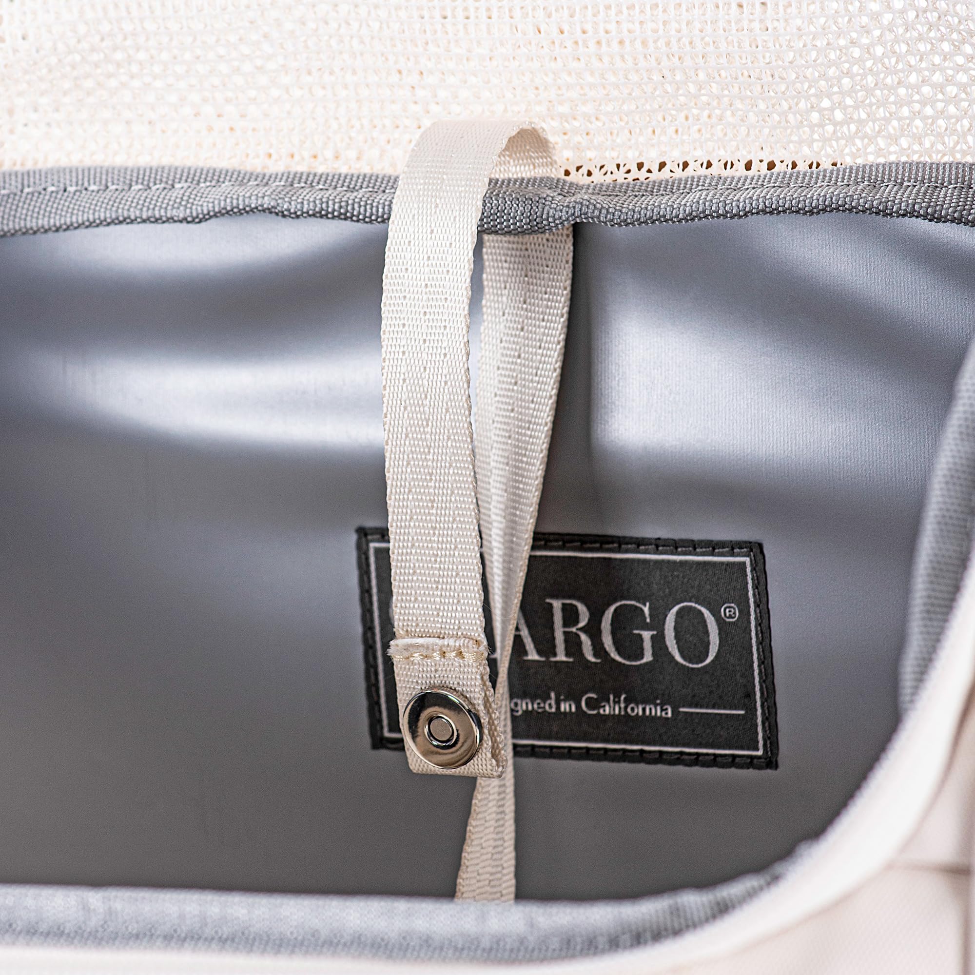 Traveler's Choice Argo plateau bas amovible pour nettoyage rapide et endroit frais.