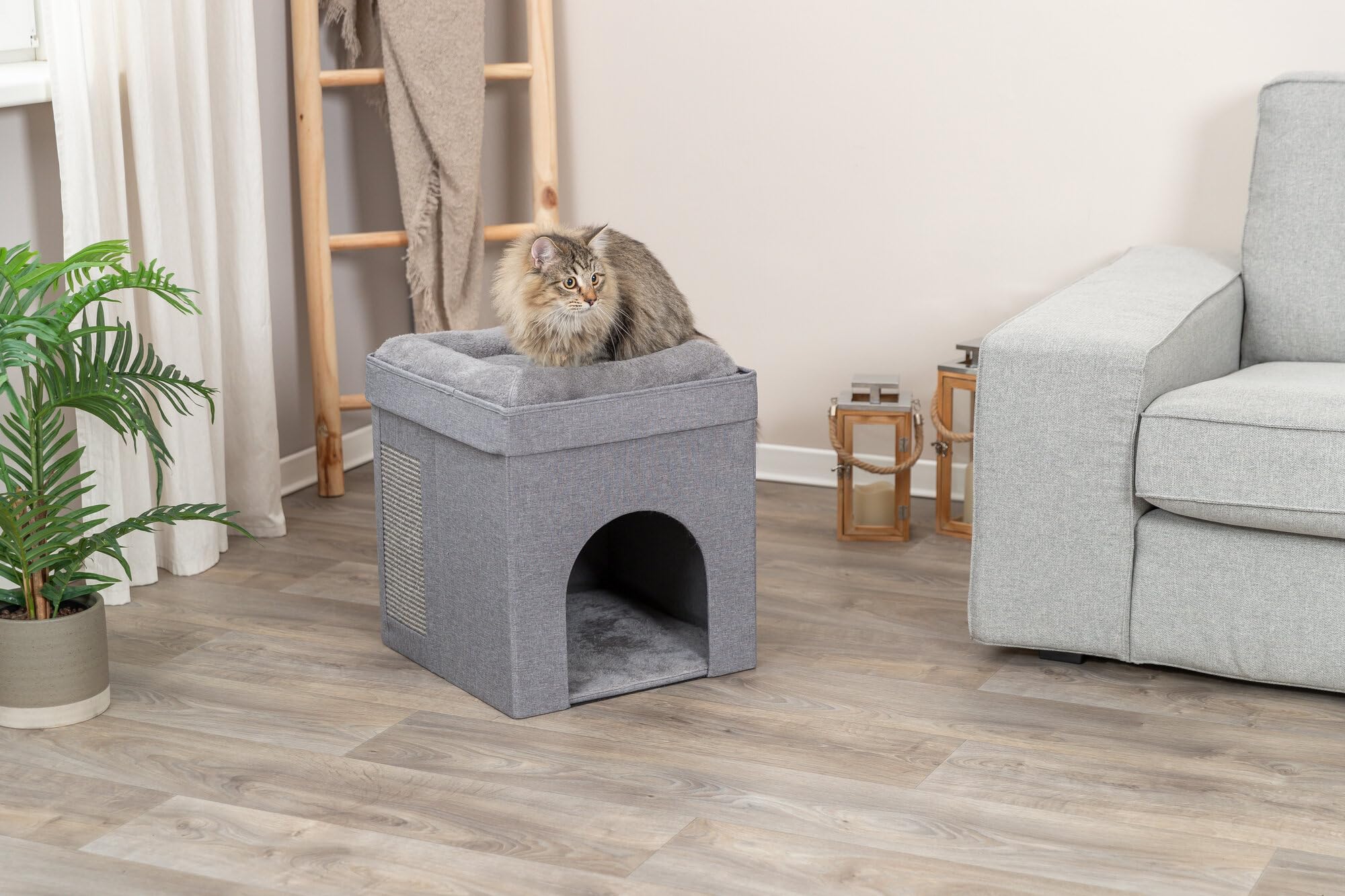 TRIXIE Crazy Cube avec coussin peluche réversible pour repos doux.