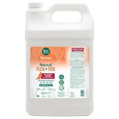 TropiClean Max Strength Shampoing pour chiens, bouteille visible, application facile et nettoyage efficace.