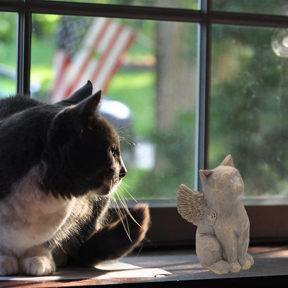 Tsyulog figurine ange-chat mémorial, personnalisation possible avec nom et année au dos.