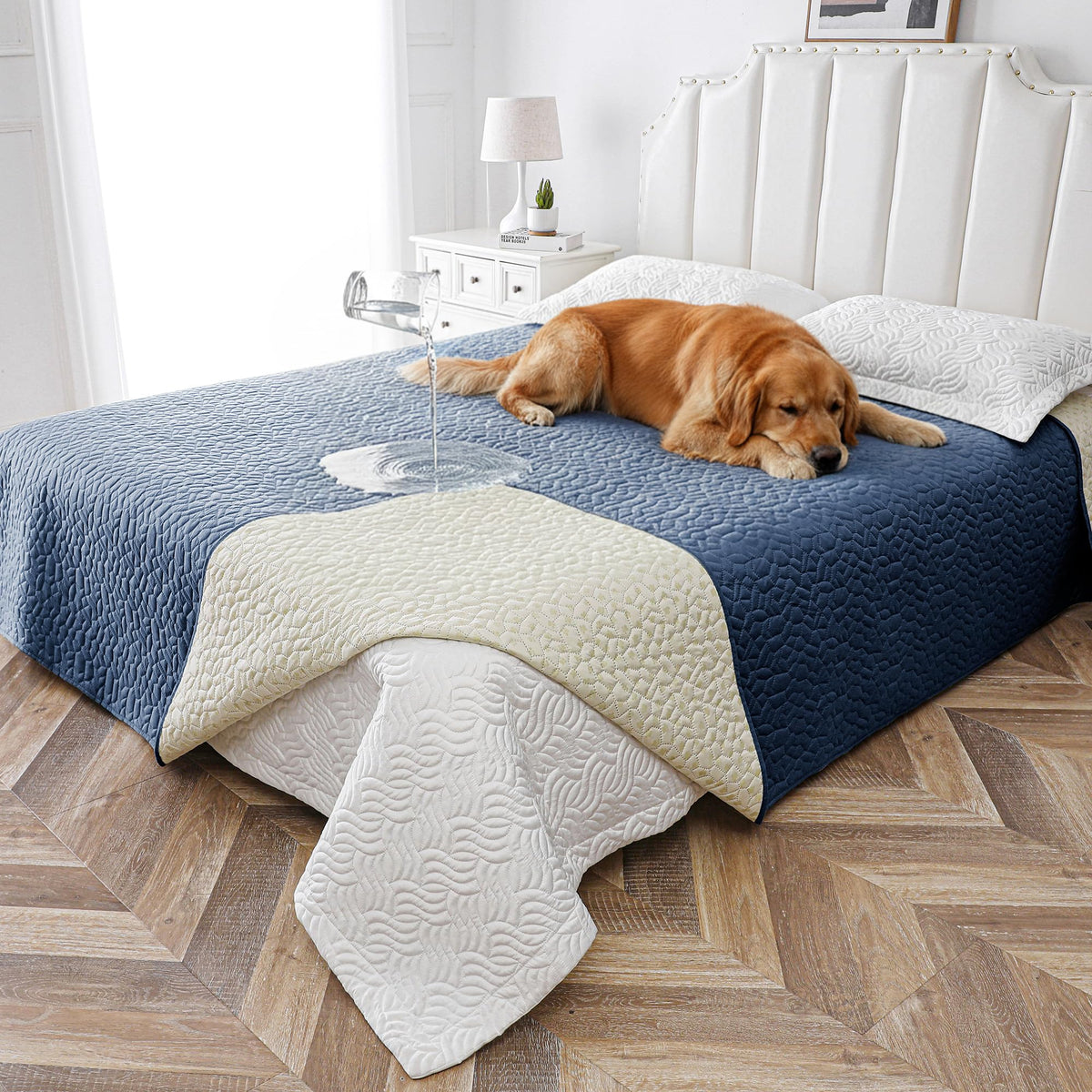 Tuffeel couverture étanche pour lit en bleu protégeant contre les liquides.