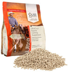 UltraCruz pellets calmes pour chevaux dans un bocal, soutien au calme.