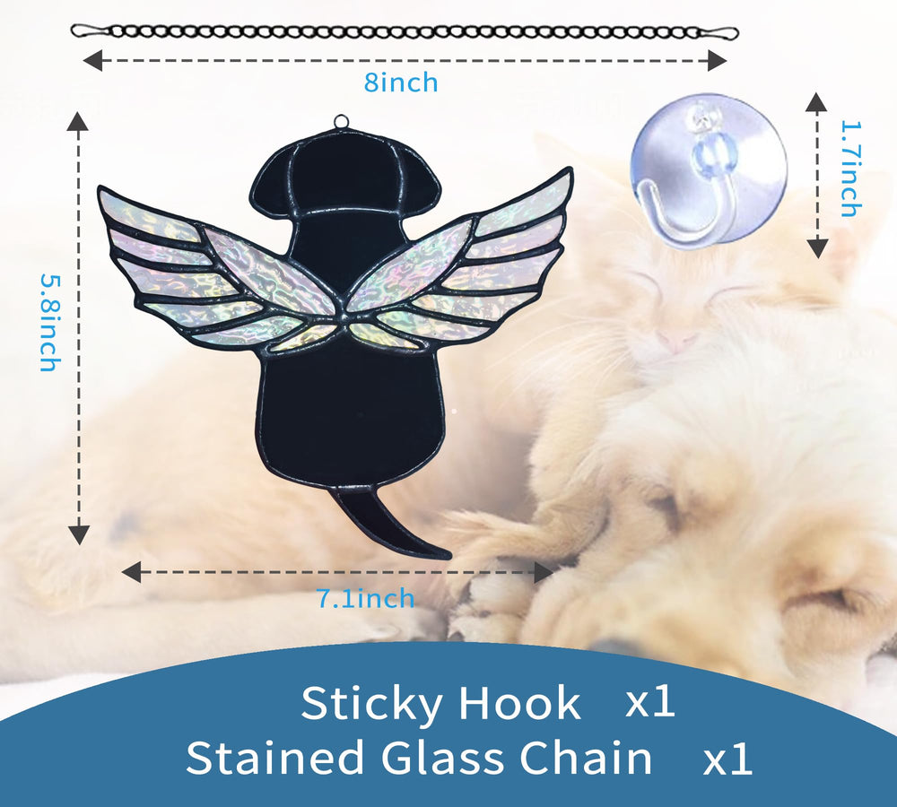 Pendentif mémorial chien Velasyart suspendu sur une fenêtre pour honorer.