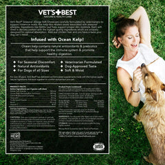 Chien heureux mange Vet's Best friandises molles, administration facile