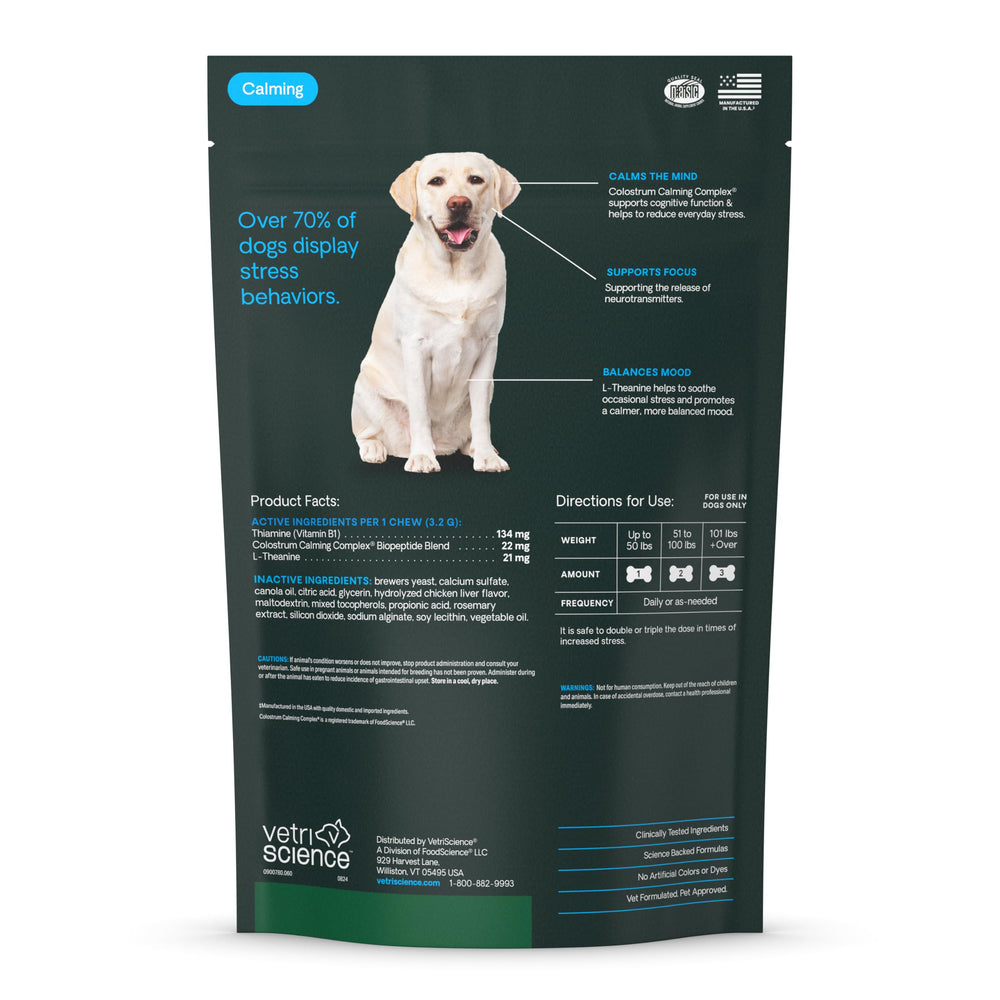 VetriScience Calm & Confident, bouchées en gros plan saveur poulet appréciée des chiens.
