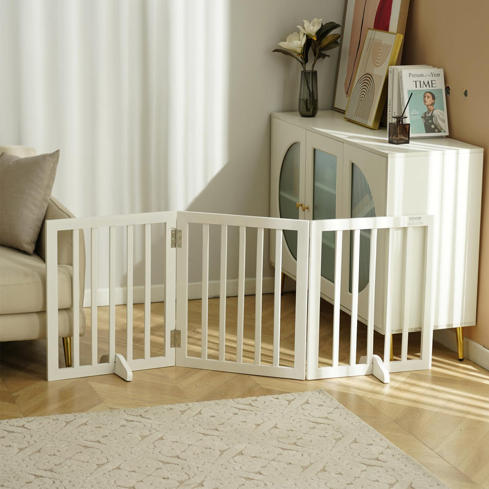 Barrière VEVOR pliable à quatre panneaux pour adaptabilité maximale dans les passages.