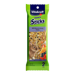 Vitakraft Crunch Sticks avec baies sauvages et miel – lapin heureux et croquant.