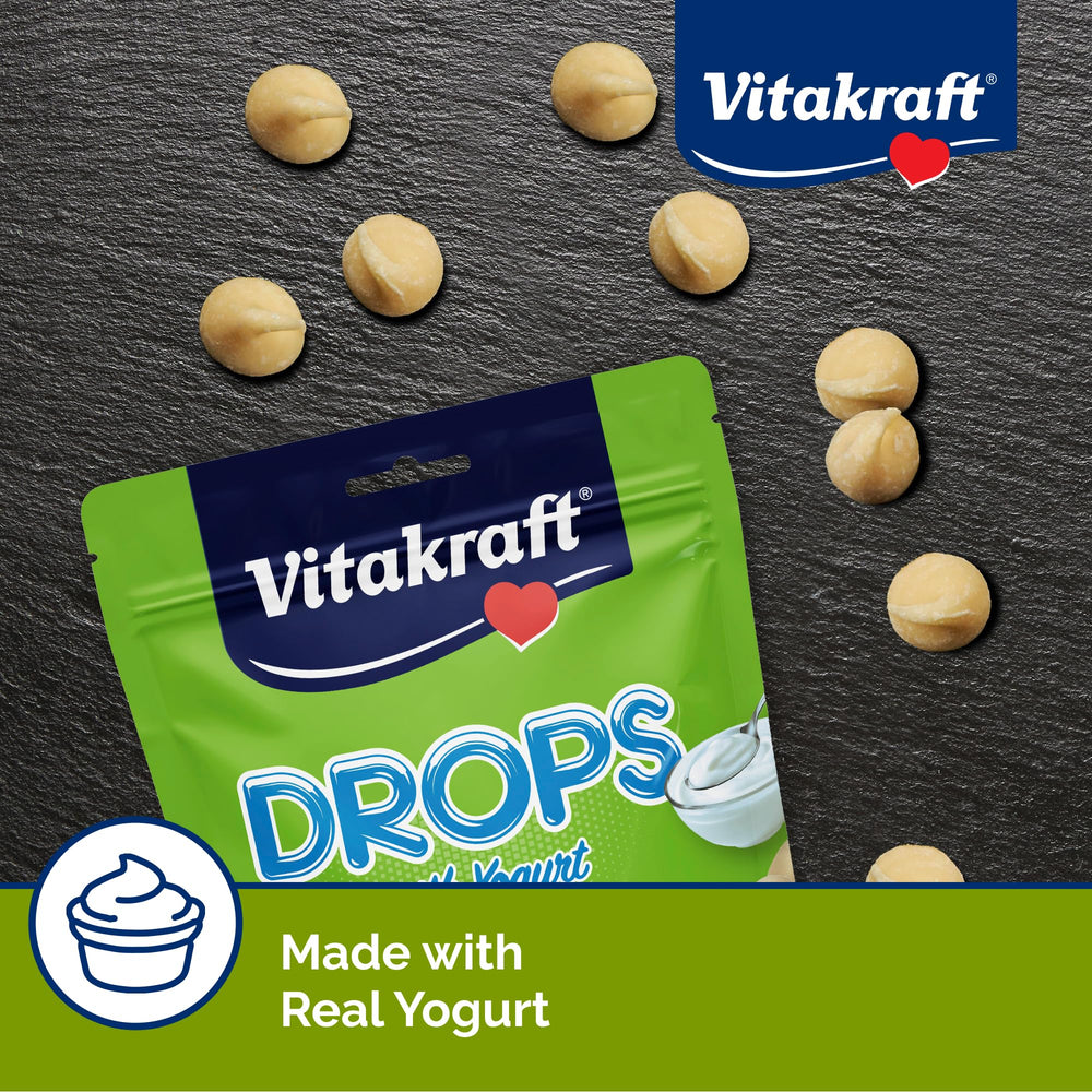 Vitakraft Drops Yaourt : texture crémeuse mise en valeur lors d'une dégustation.