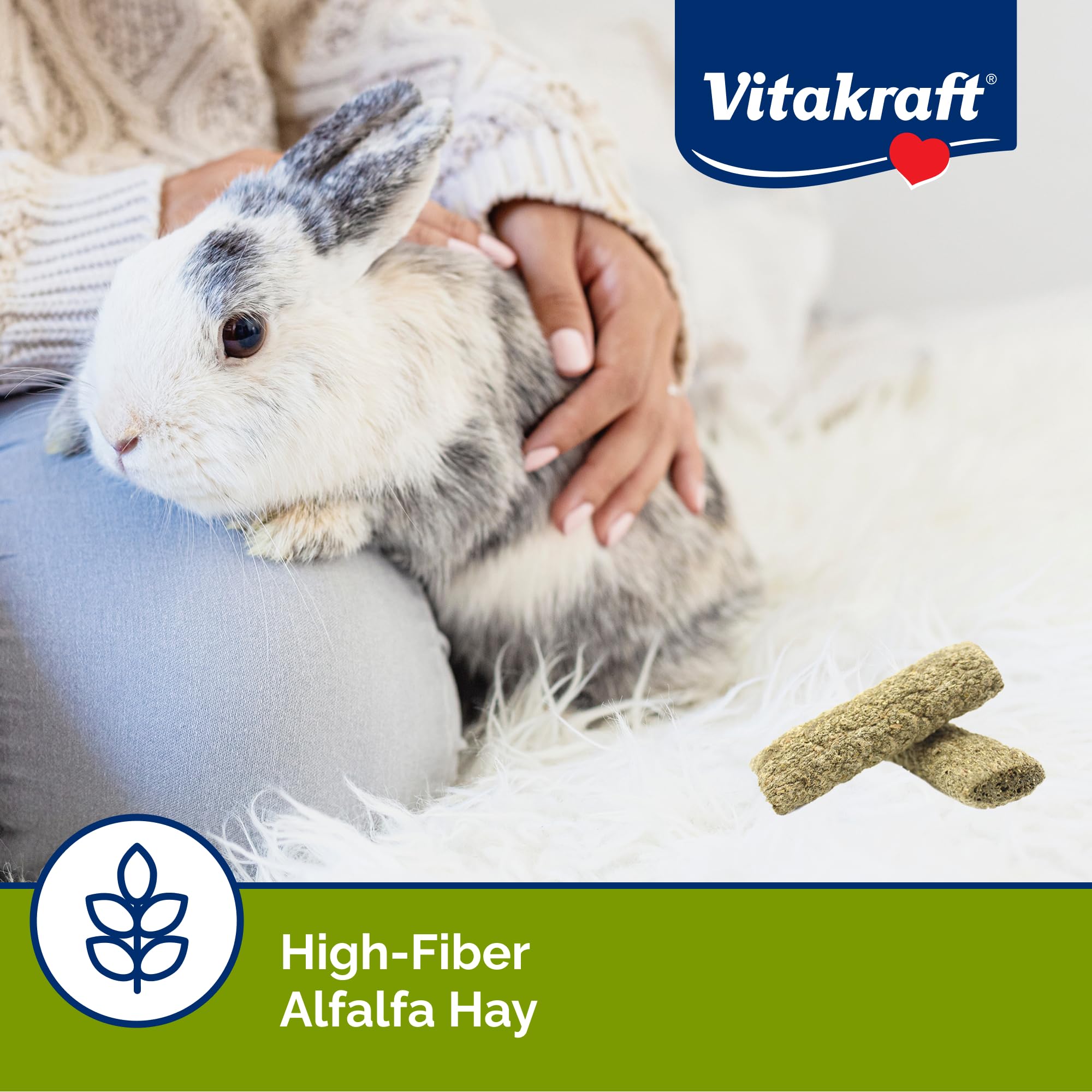 Vitakraft Slims, petit animal en train de mâchonner le bâtonnet.