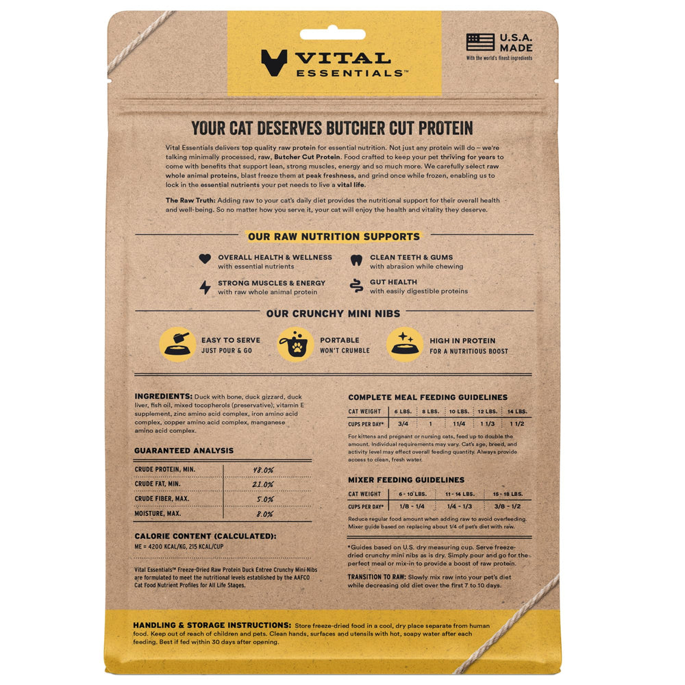 Gros plan sur les mini-bouchées canard Vital Essentials.