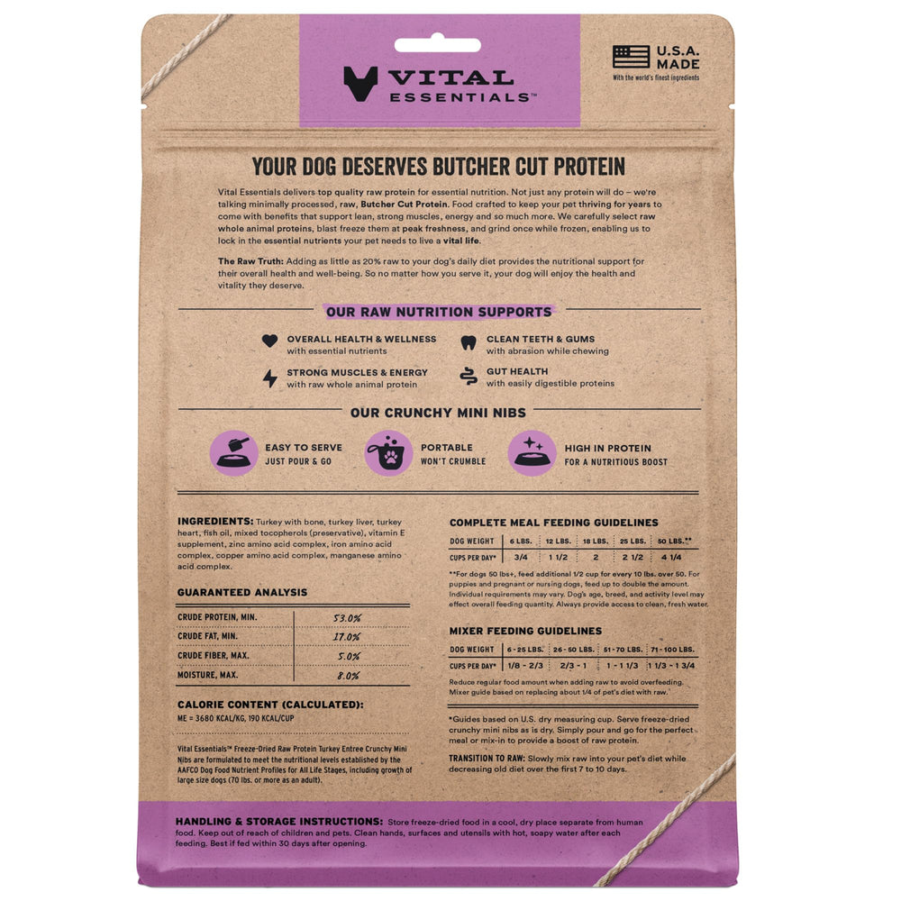 Vital Essentials dinde mini bouchées croustillantes en gros plan, protéine élevée.